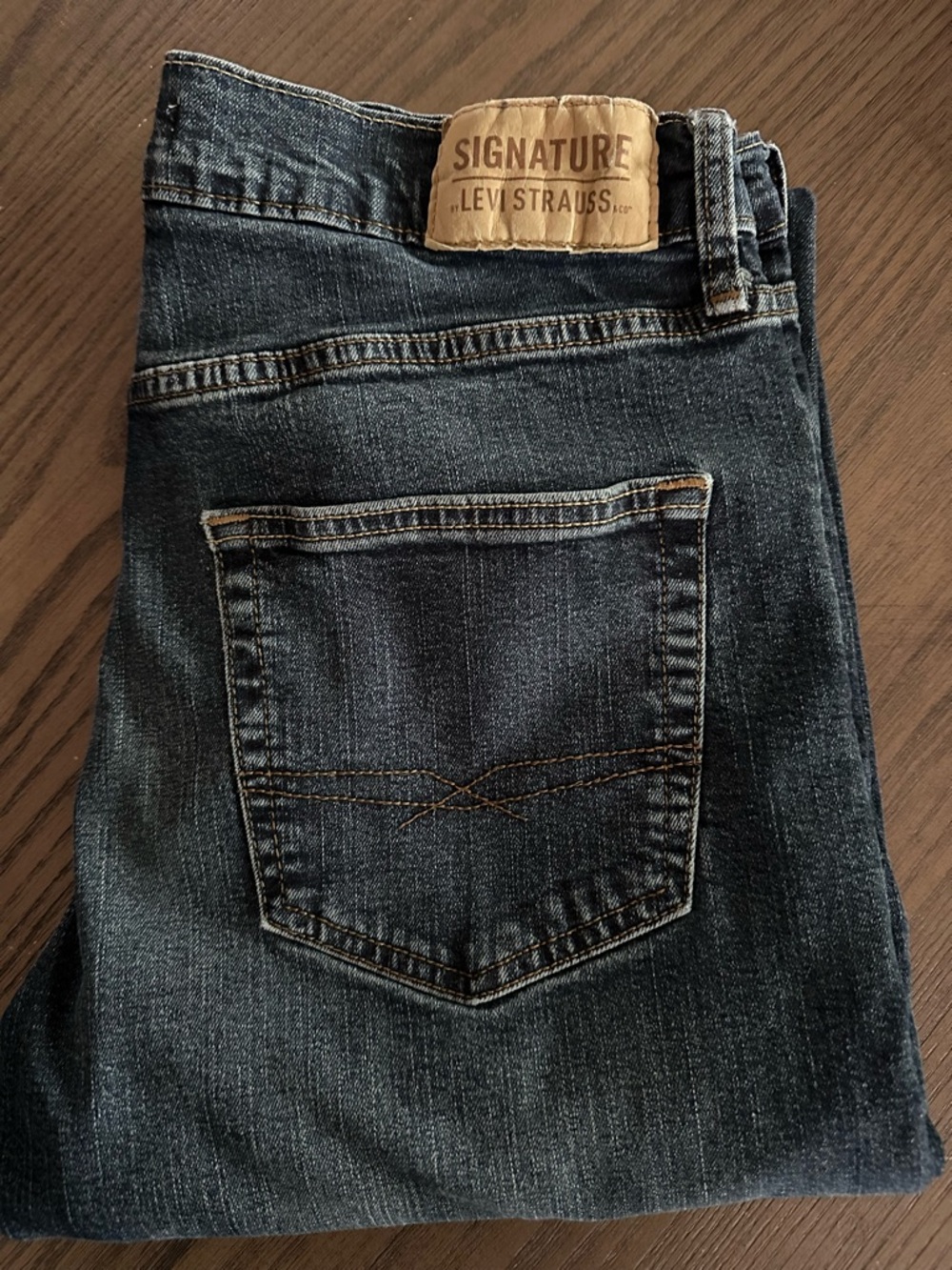 Signature by Levi Strauss Men’s Indigo Blue Slim Straight Jeans